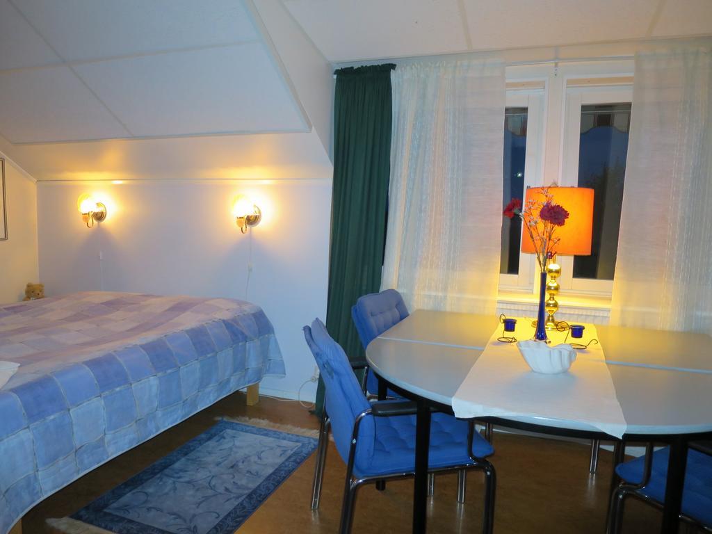 Hotel Dessans Cafe & Logi Pello Pokój zdjęcie