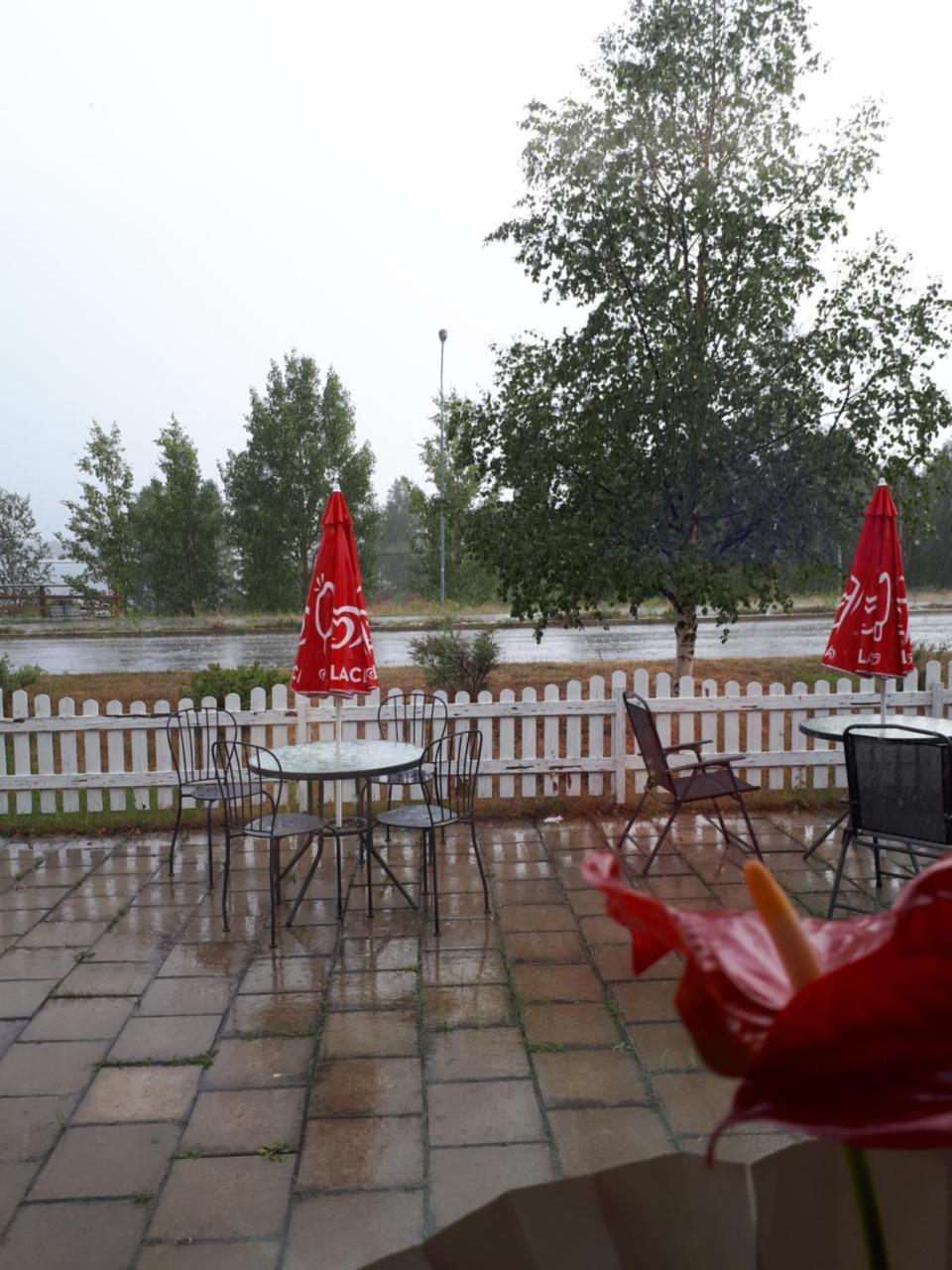 Hotel Dessans Cafe & Logi Pello Zewnętrze zdjęcie